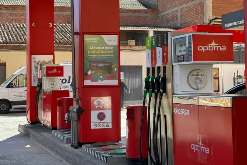 Estación de Servicio Gil - área de servicio en Valderrobles