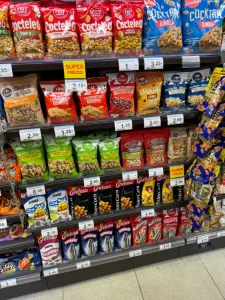 Estación de Servicio Gil - sección picoteo carrefour express en Matarraña