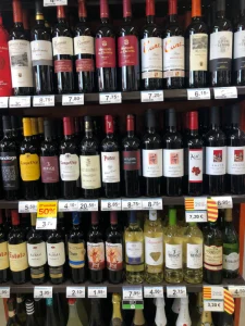 Estación de Servicio Gil - secciones vinos tienda carrefour express en Matarraña